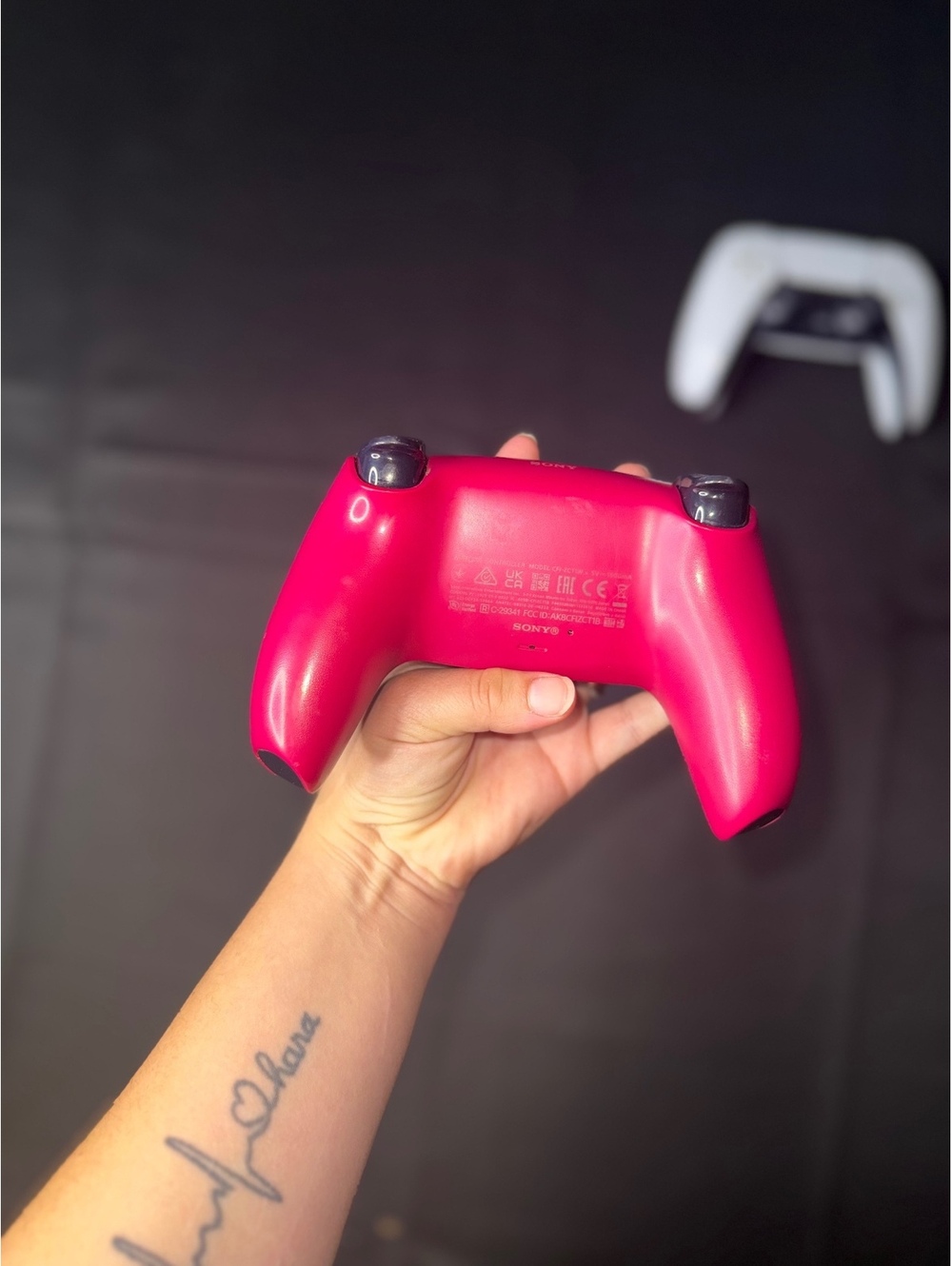 Sony DualSense wireless controller.(Minor Sticker drift) - Picture 5 of 6